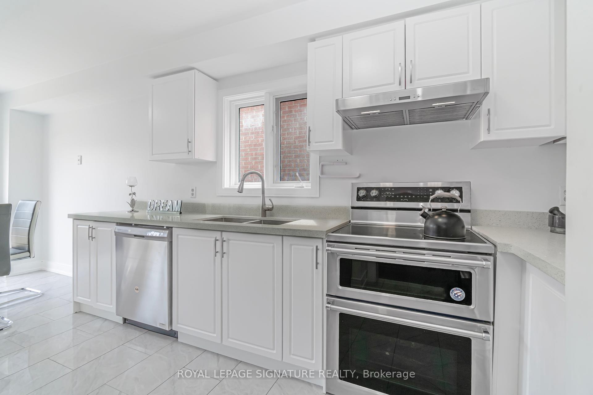 









217


Sophia

Road,
Markham,




ON
L3S 4C5

