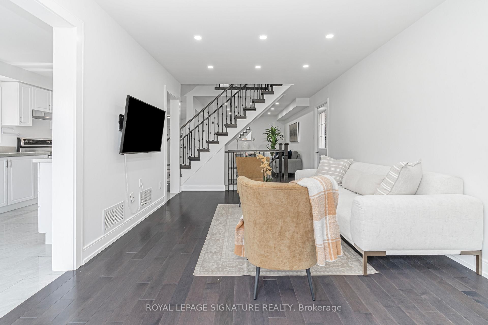 









217


Sophia

Road,
Markham,




ON
L3S 4C5

