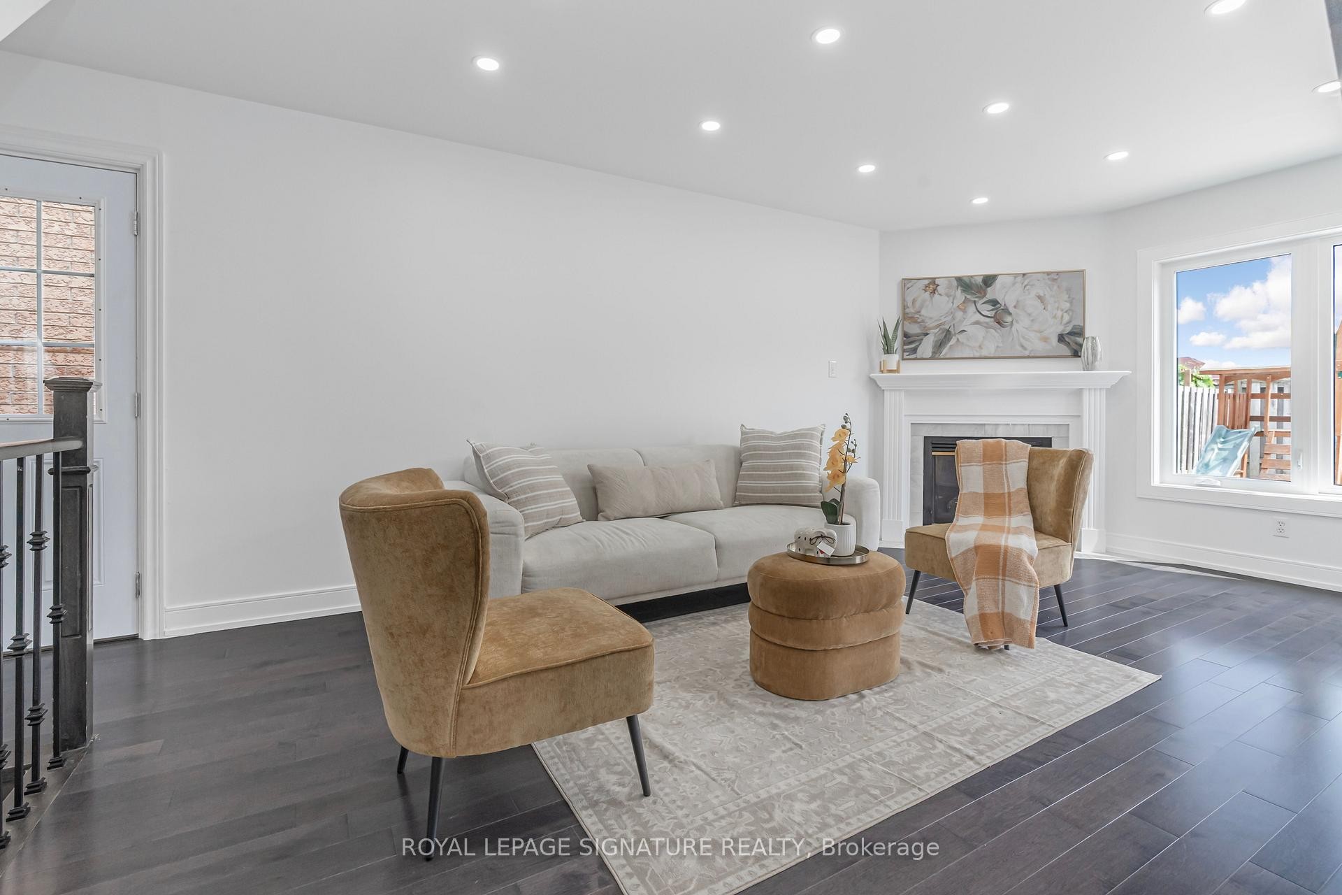 









217


Sophia

Road,
Markham,




ON
L3S 4C5

