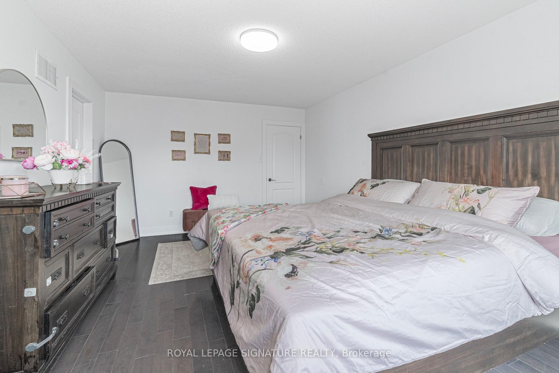 









217


Sophia

Road,
Markham,




ON
L3S 4C5

