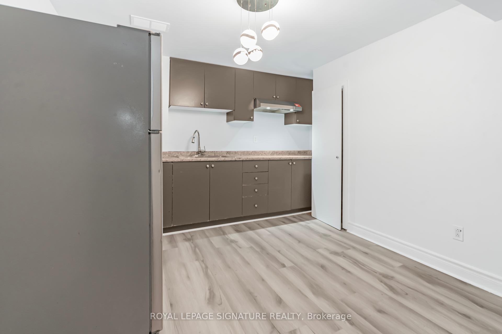 









217


Sophia

Road,
Markham,




ON
L3S 4C5

