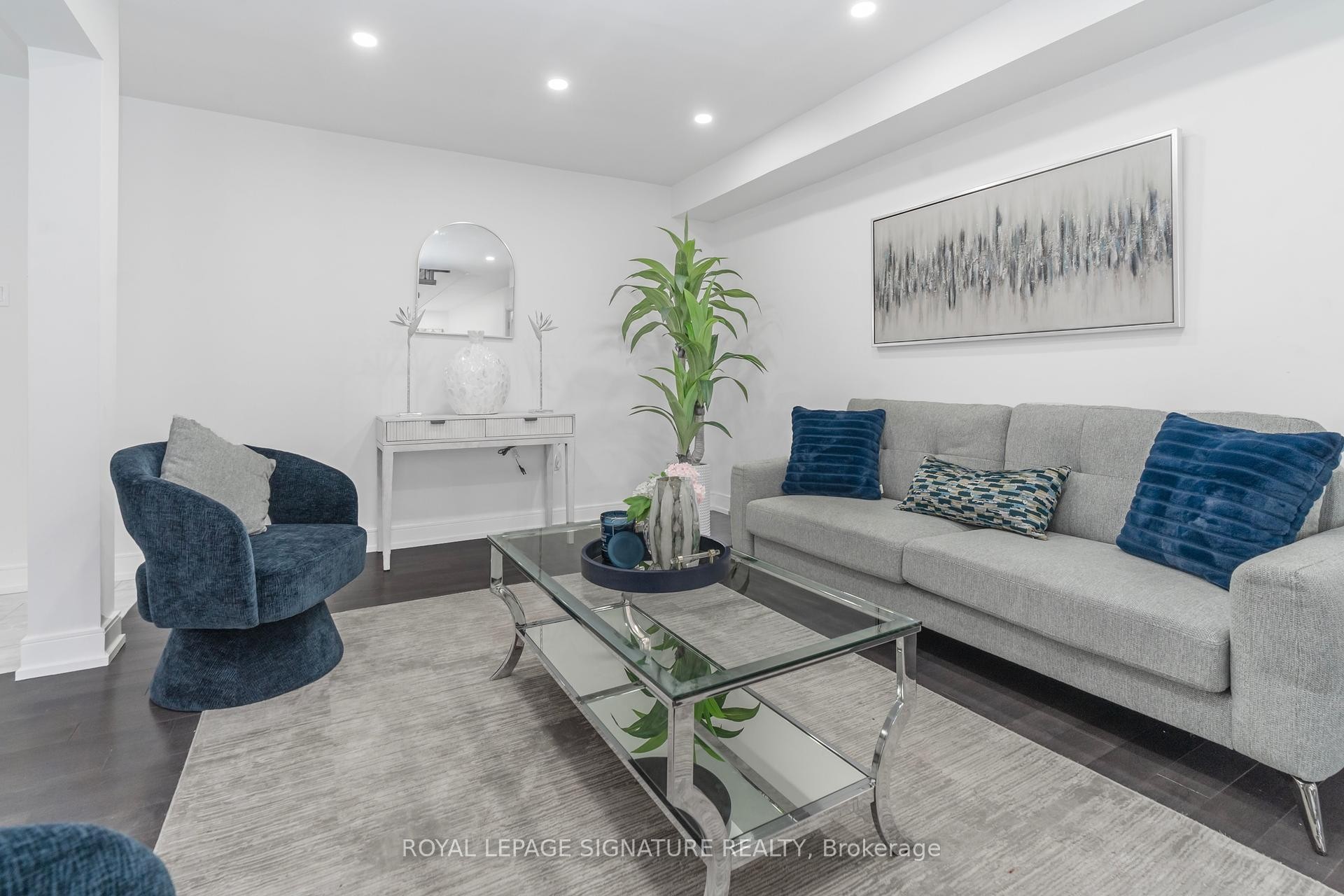 









217


Sophia

Road,
Markham,




ON
L3S 4C5


