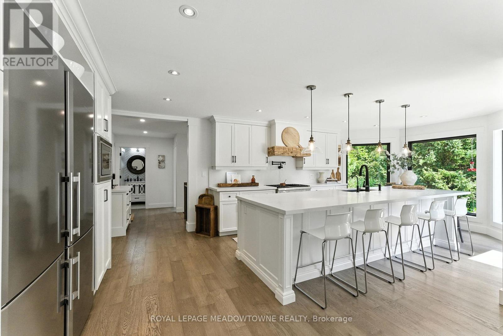 












18 VANSTRAALEN STREET

,
Hamilton,




Ontario
L0R1H3

