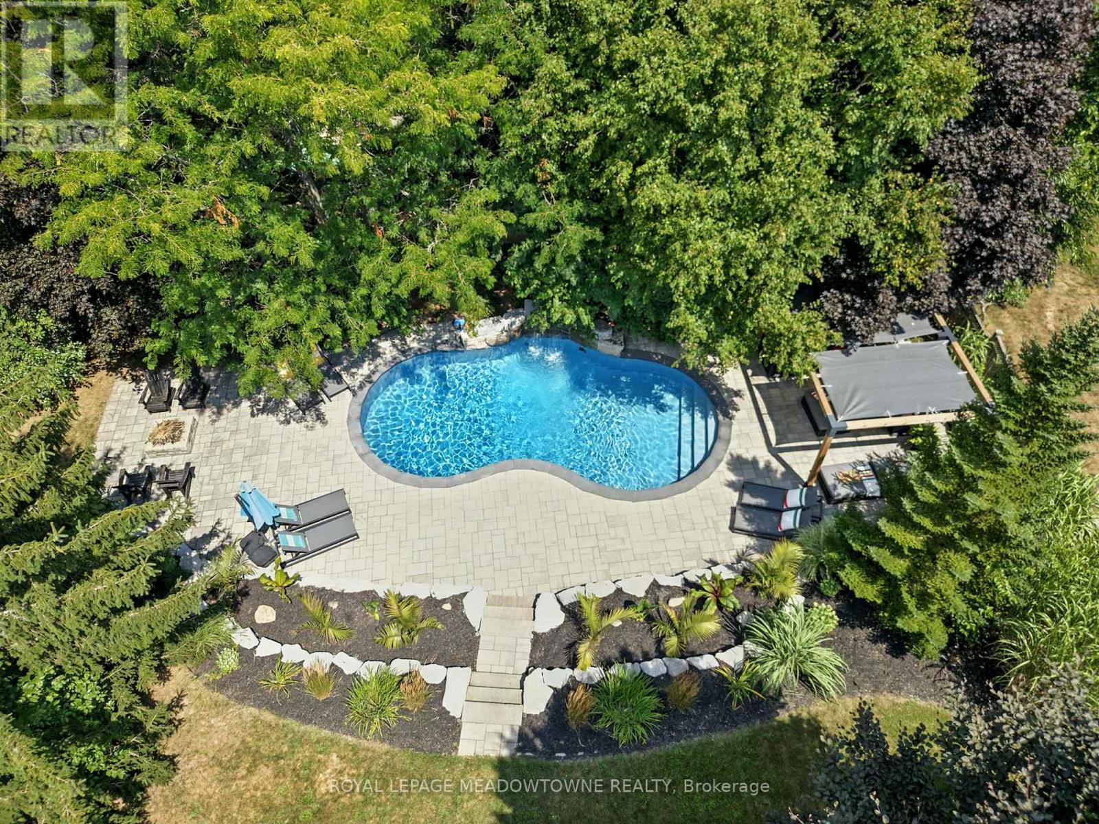 












18 VANSTRAALEN STREET

,
Hamilton,




Ontario
L0R1H3

