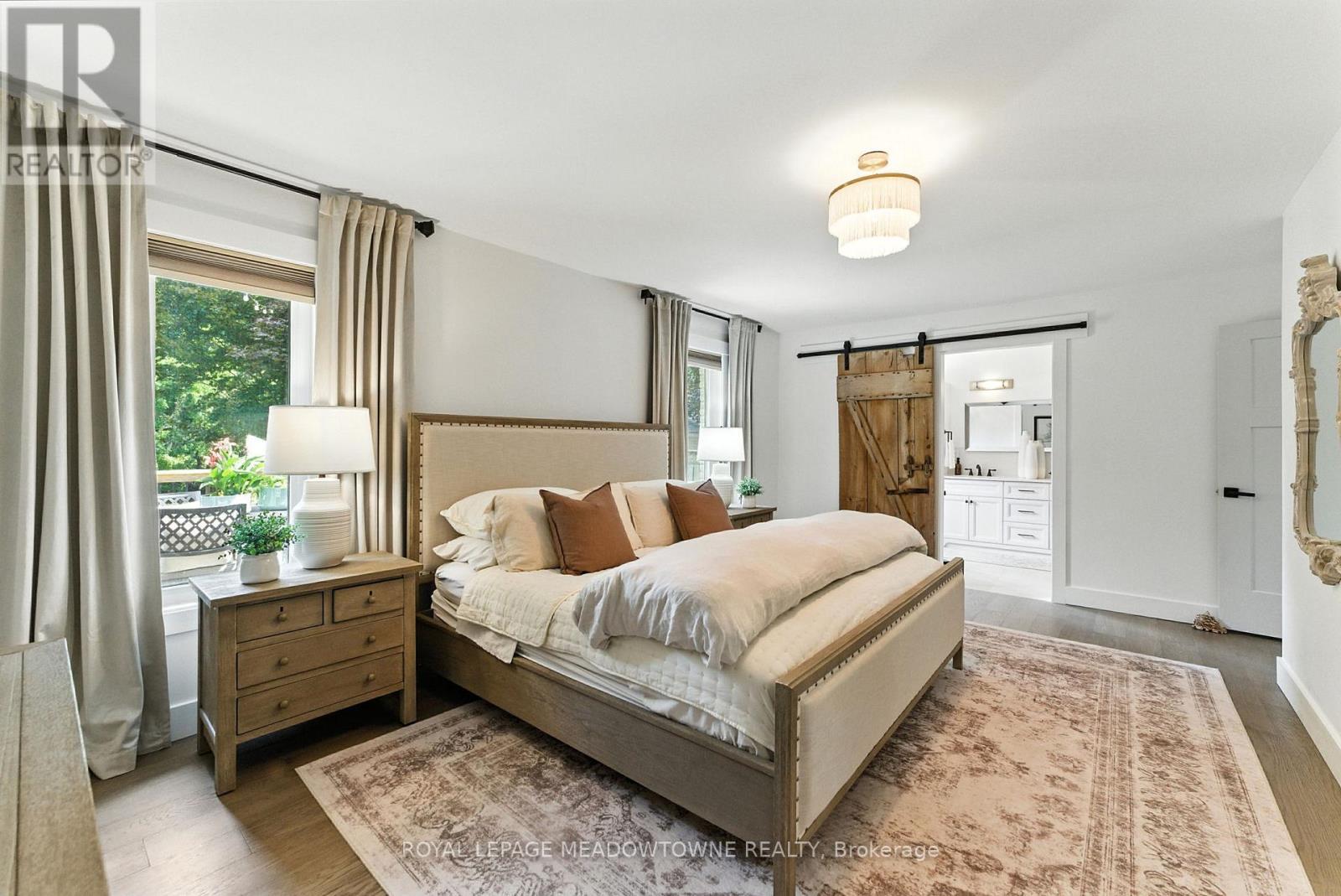 












18 VANSTRAALEN STREET

,
Hamilton,




Ontario
L0R1H3

