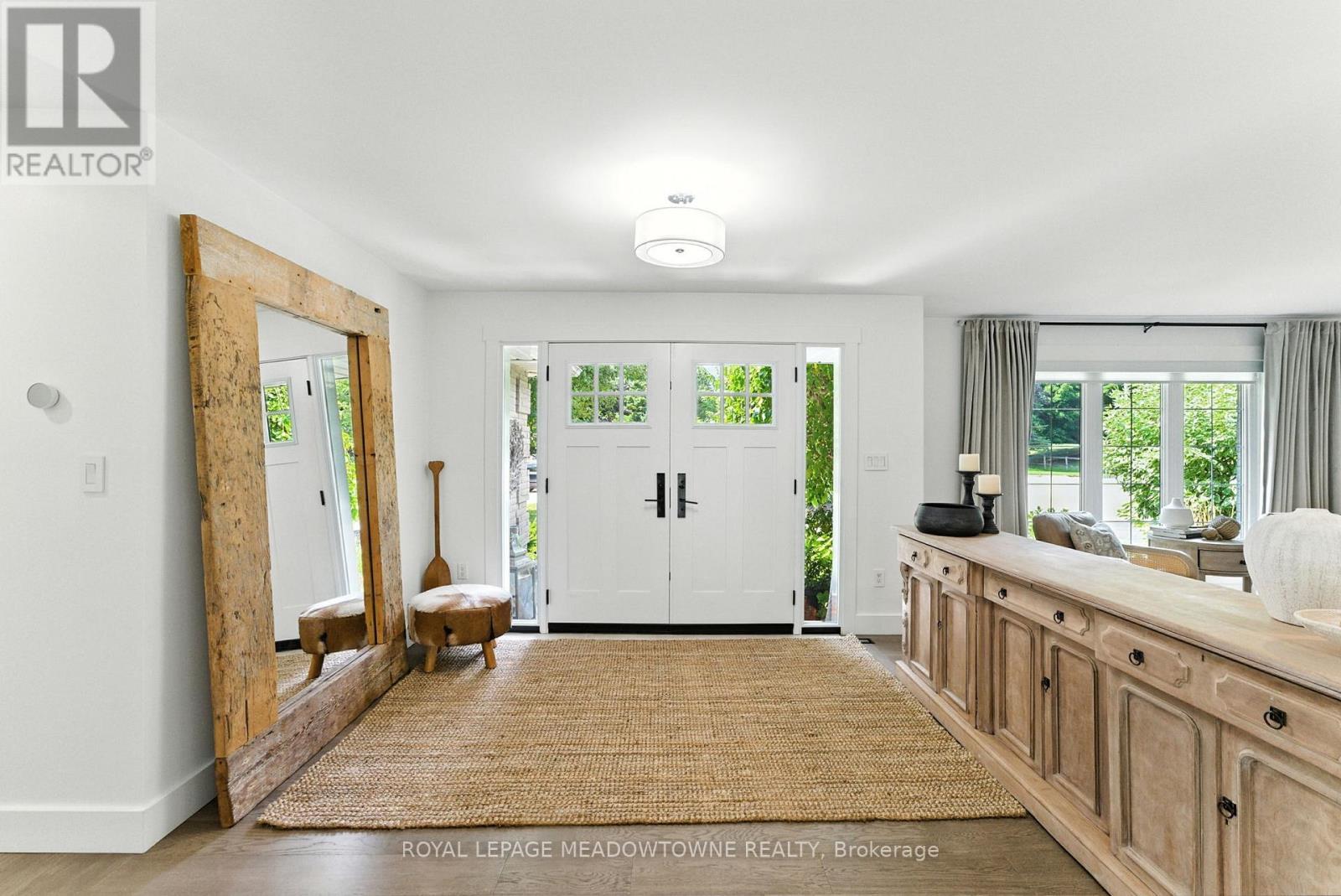 












18 VANSTRAALEN STREET

,
Hamilton,




Ontario
L0R1H3

