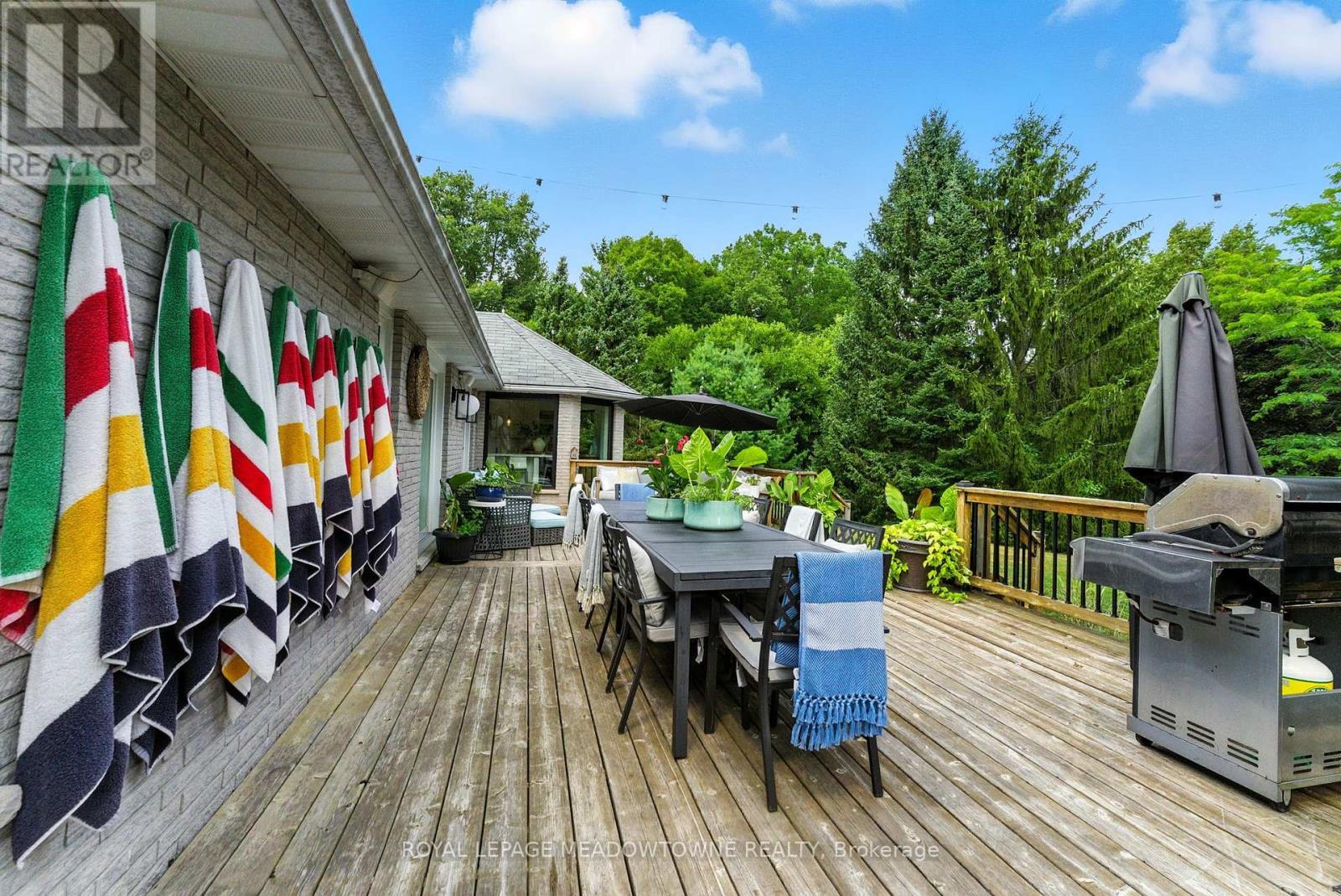












18 VANSTRAALEN STREET

,
Hamilton,




Ontario
L0R1H3

