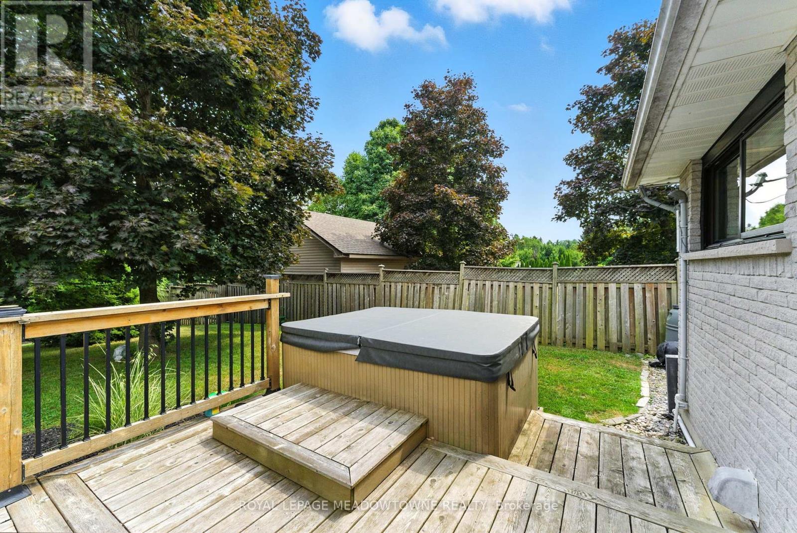 












18 VANSTRAALEN STREET

,
Hamilton,




Ontario
L0R1H3

