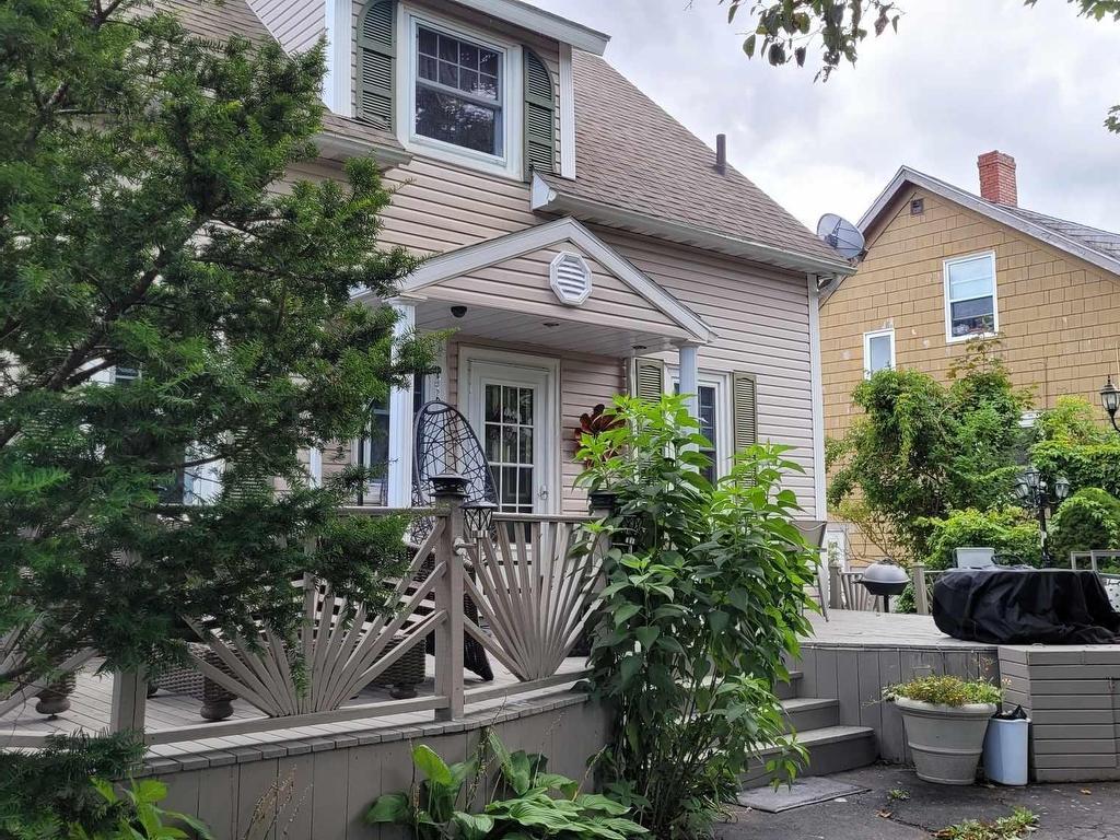 












31 Royal Avenue

,
Sydney,




NS
B1P 4M1

