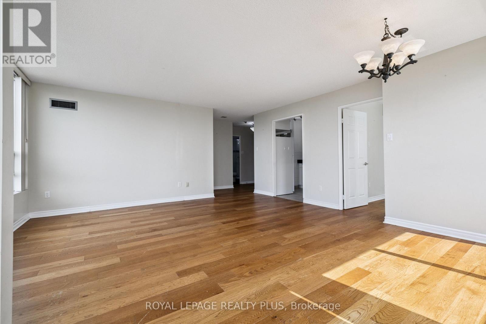 












712 - 50 KINGSBRIDGE GARDEN CIRCLE

,
Mississauga,




Ontario
L5R1Y2

