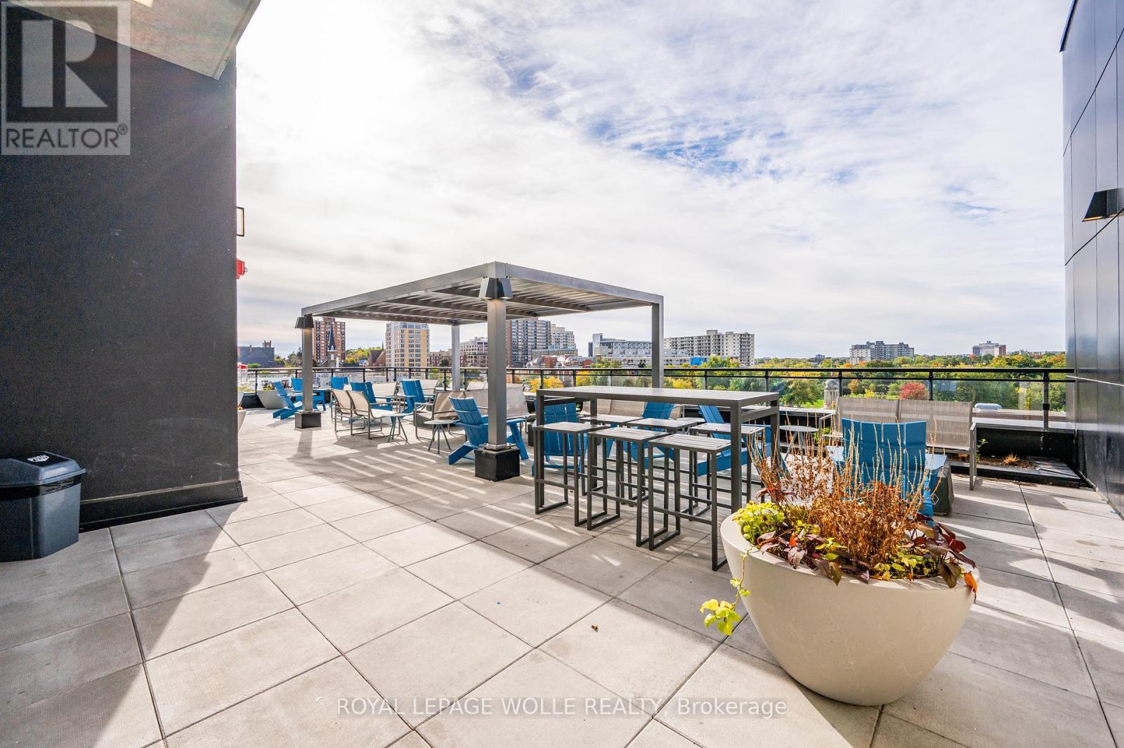 












2405 - 60 CHARLES STREET W

,
Kitchener,




Ontario
N2G1Y6

