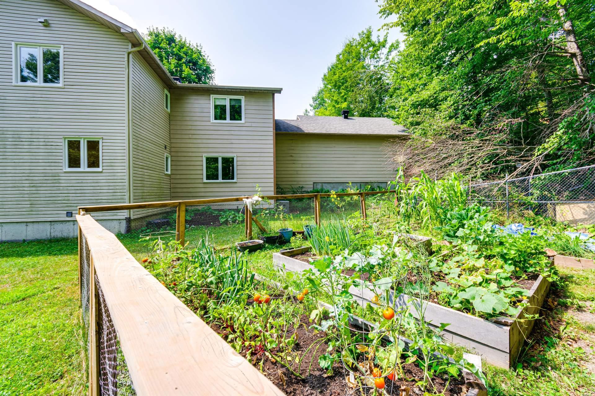 









14


Rue de Jasper

,
Cantley,




QC
J8V3B2

