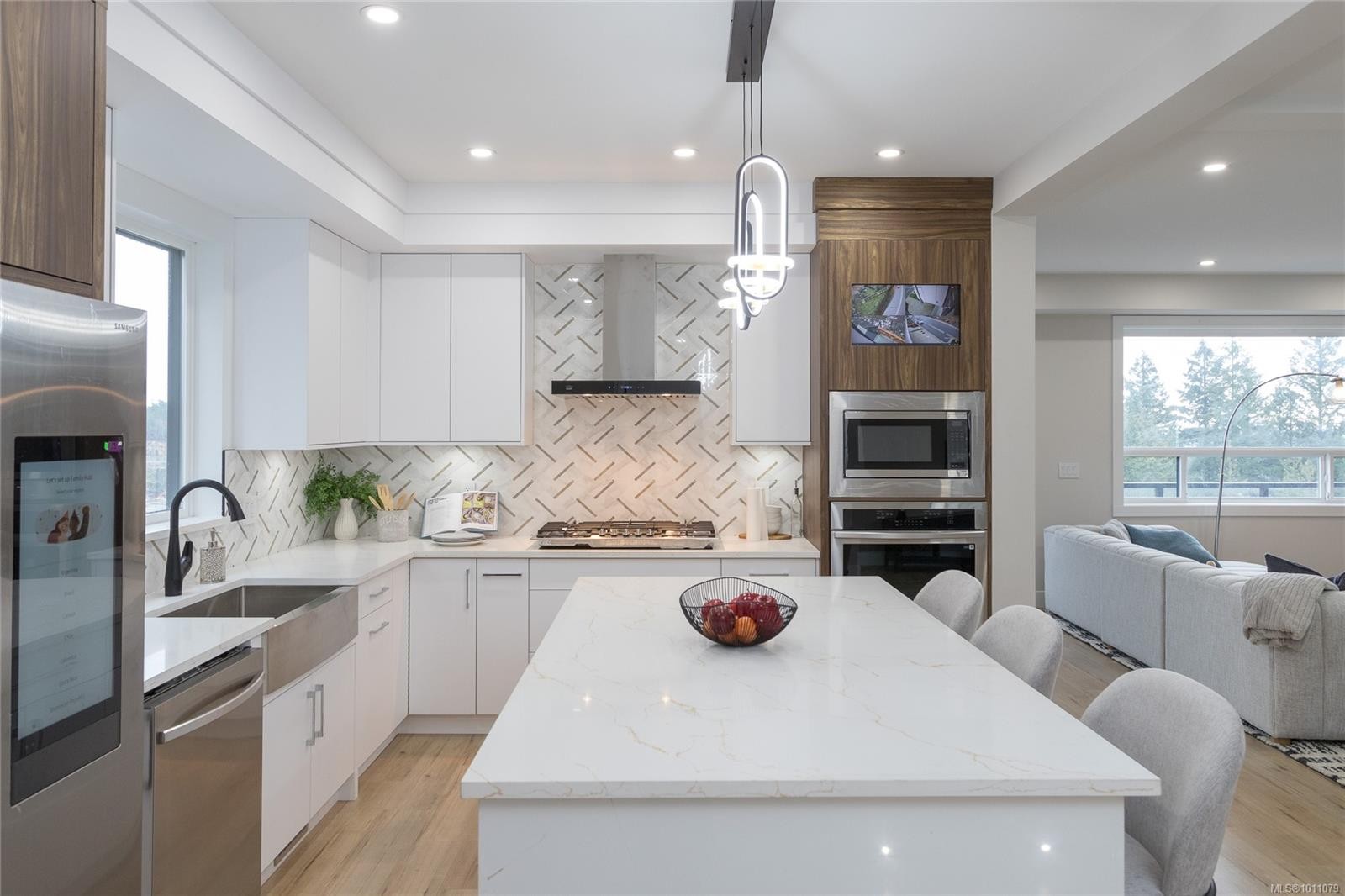 









2210


Archer

Gate,
Langford,




BC
V9B 3S1

