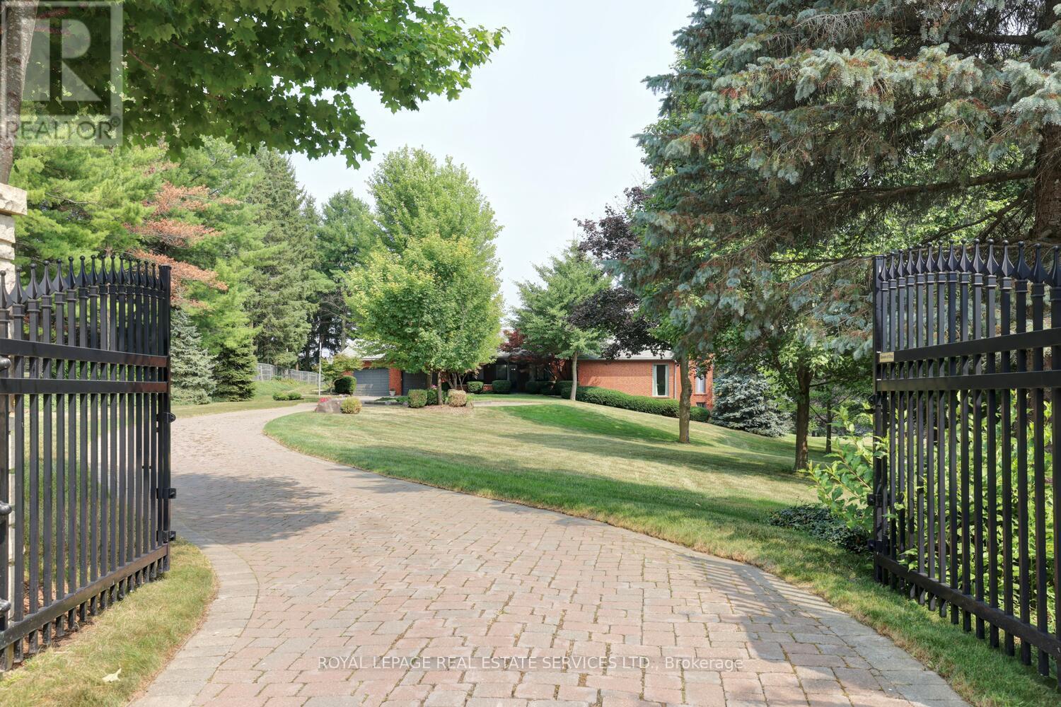 












16 MCCOLL DRIVE

,
Caledon,




Ontario
L7C1J4

