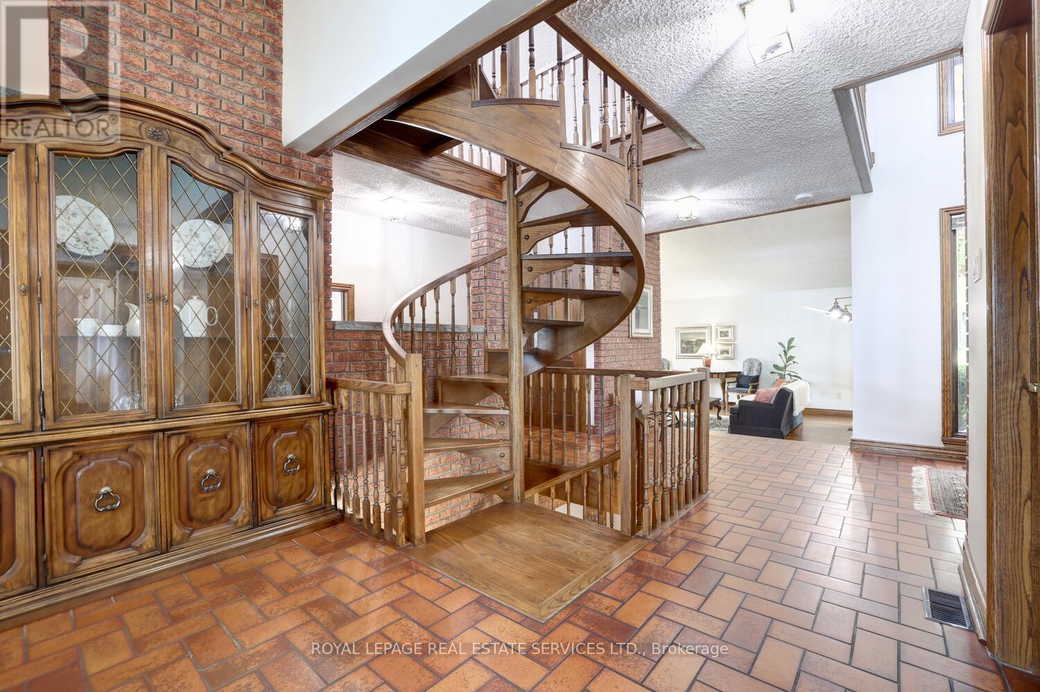 












16 MCCOLL DRIVE

,
Caledon,




Ontario
L7C1J4

