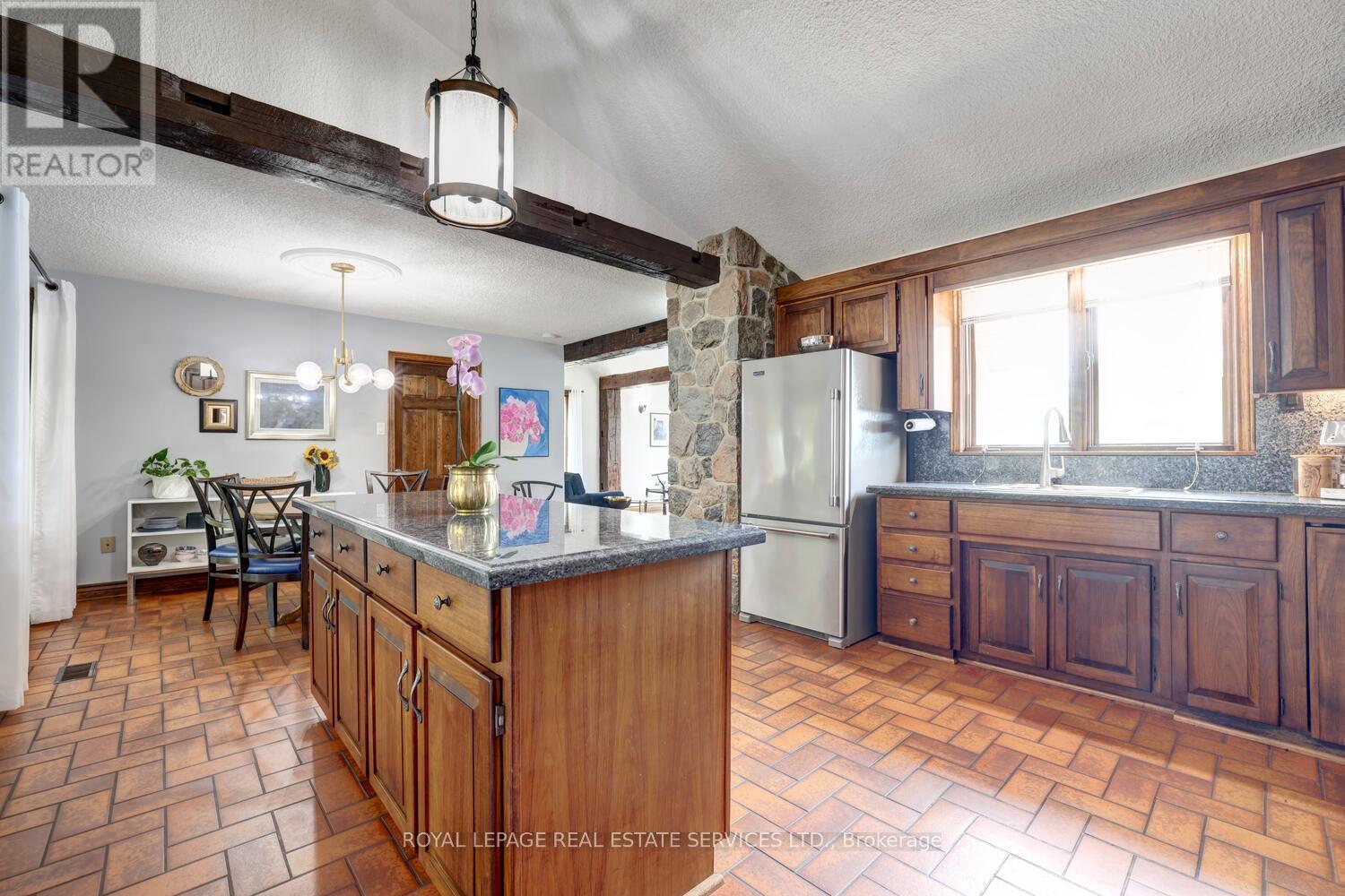 












16 MCCOLL DRIVE

,
Caledon,




Ontario
L7C1J4

