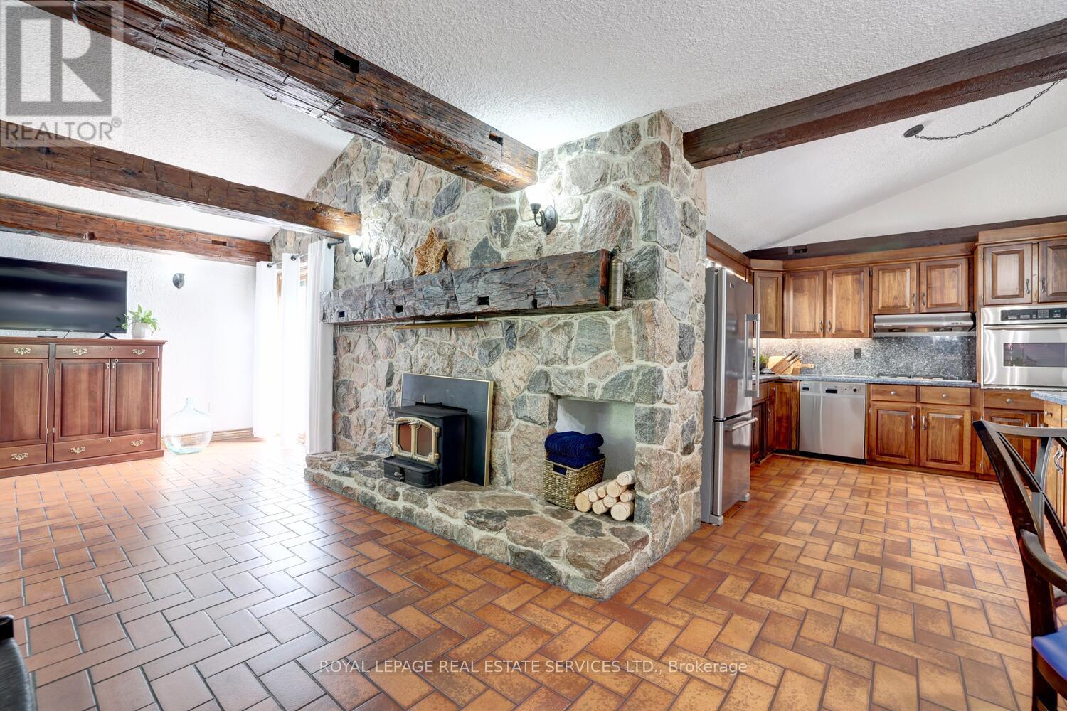 












16 MCCOLL DRIVE

,
Caledon,




Ontario
L7C1J4

