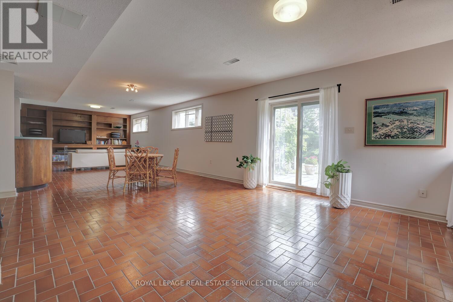 












16 MCCOLL DRIVE

,
Caledon,




Ontario
L7C1J4

