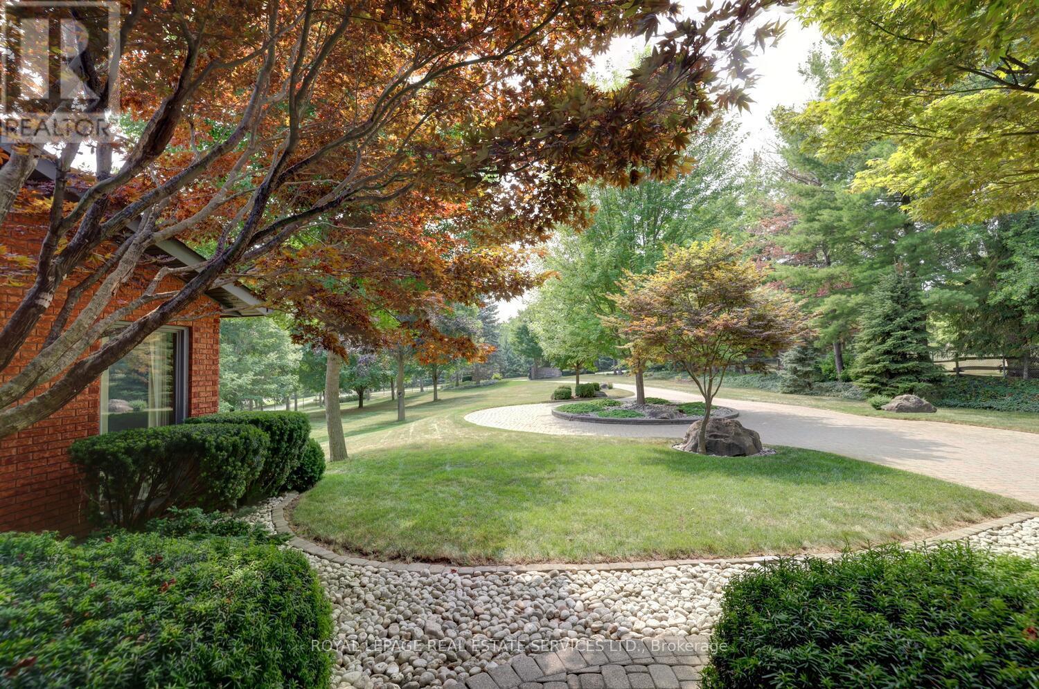 












16 MCCOLL DRIVE

,
Caledon,




Ontario
L7C1J4

