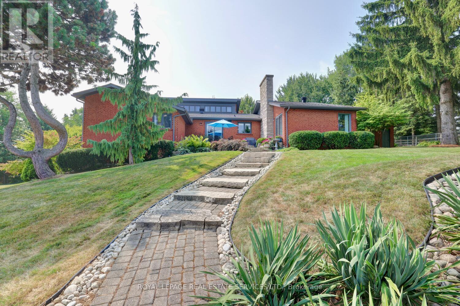 












16 MCCOLL DRIVE

,
Caledon,




Ontario
L7C1J4

