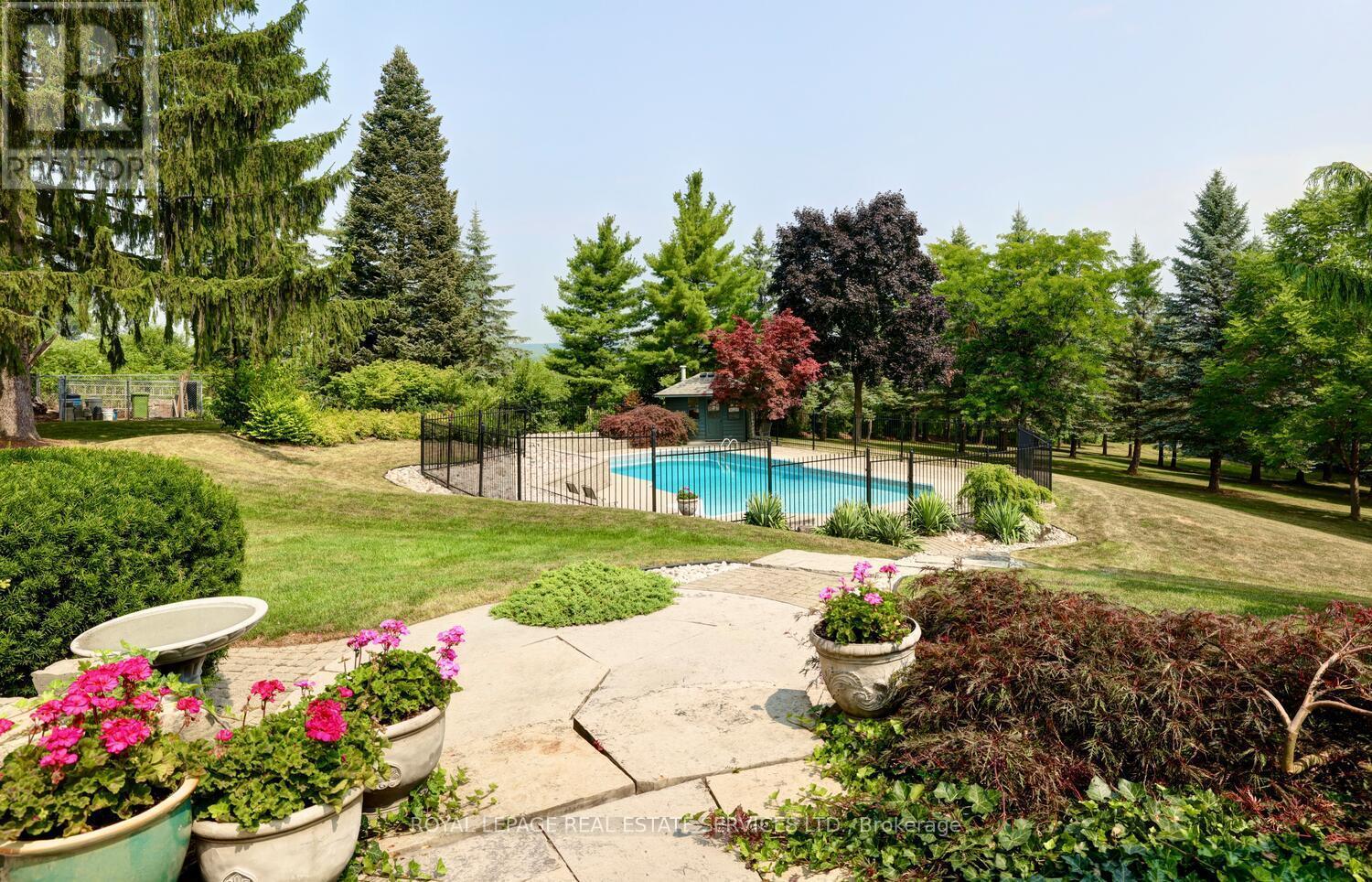 












16 MCCOLL DRIVE

,
Caledon,




Ontario
L7C1J4

