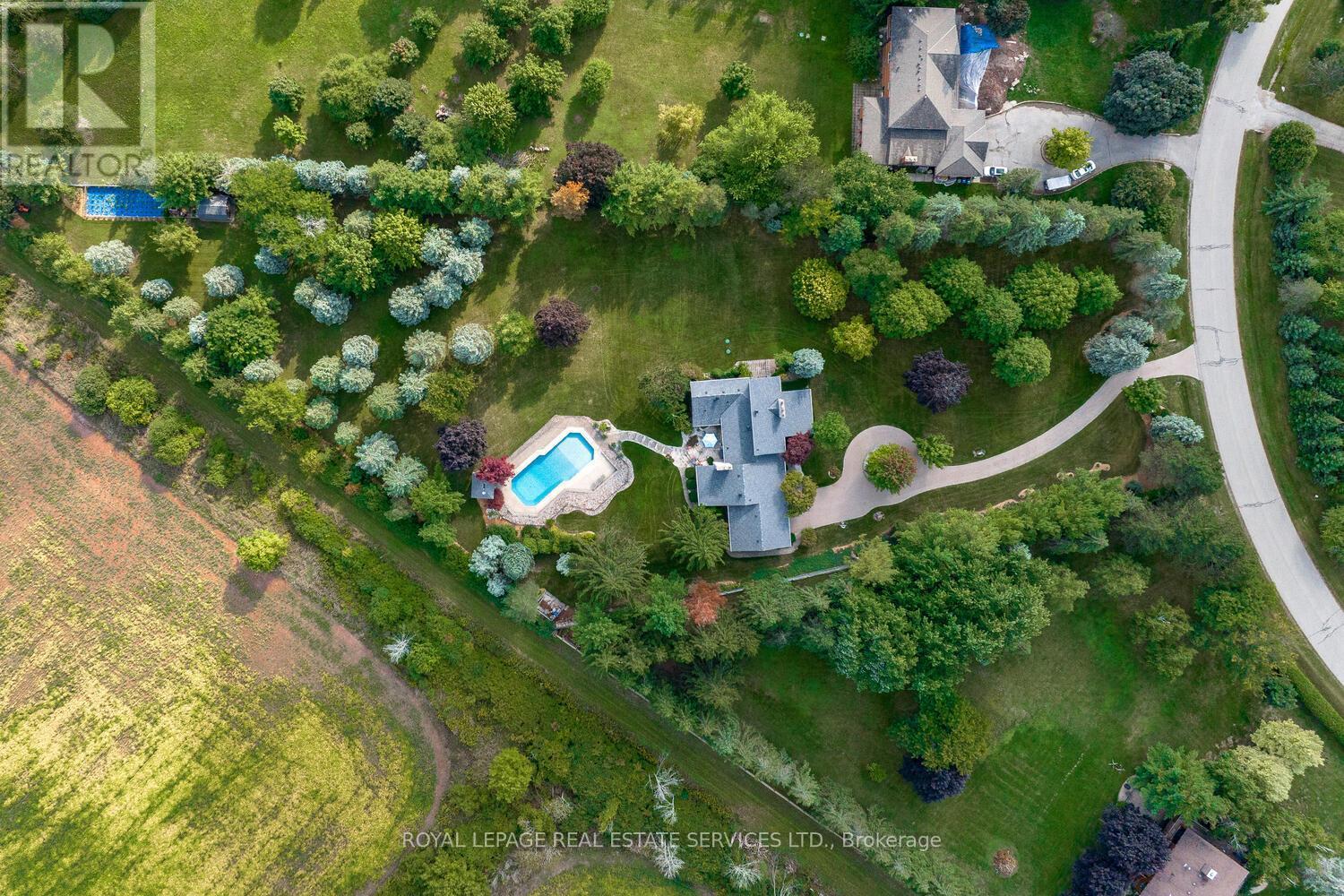 












16 MCCOLL DRIVE

,
Caledon,




Ontario
L7C1J4

