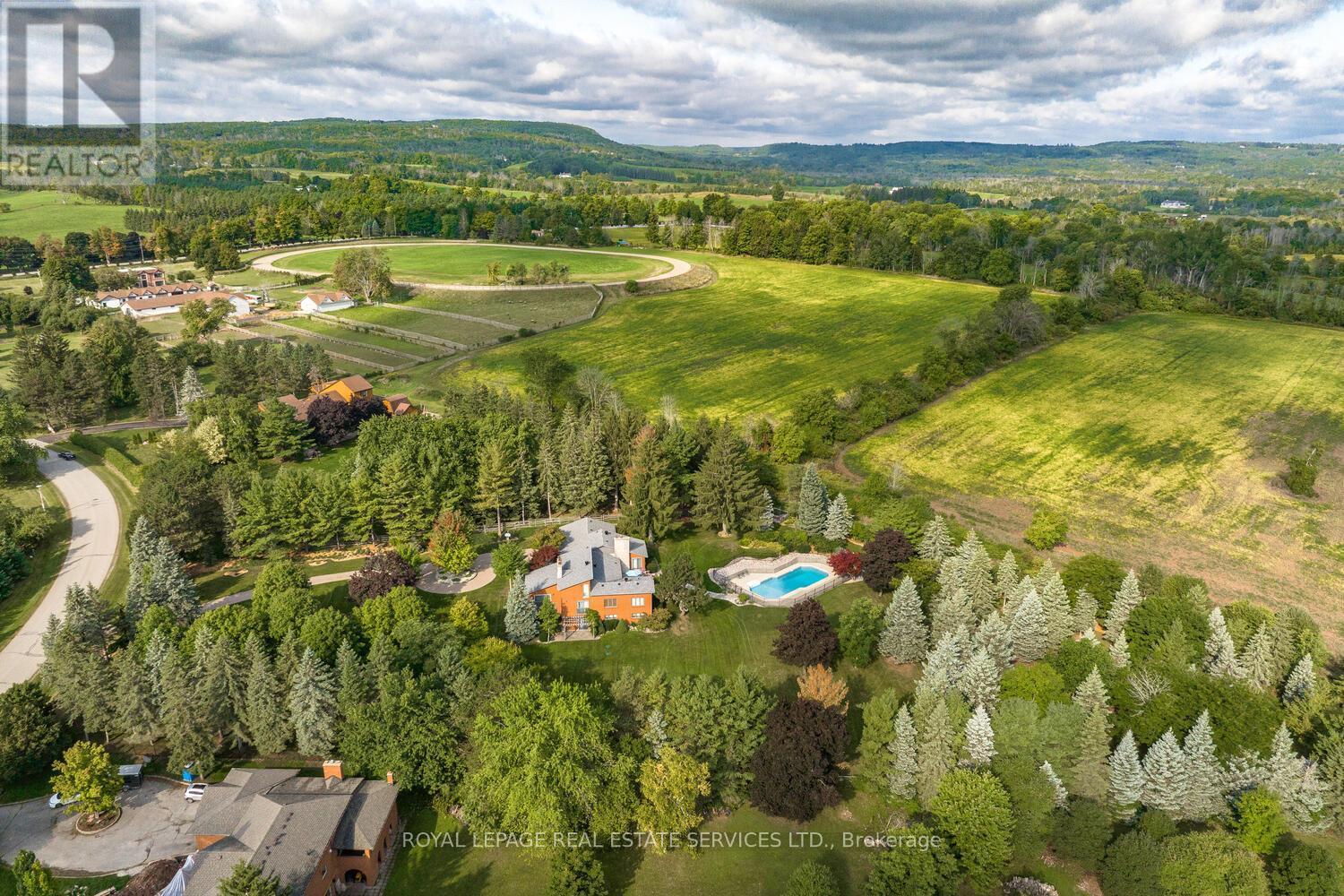 












16 MCCOLL DRIVE

,
Caledon,




Ontario
L7C1J4

