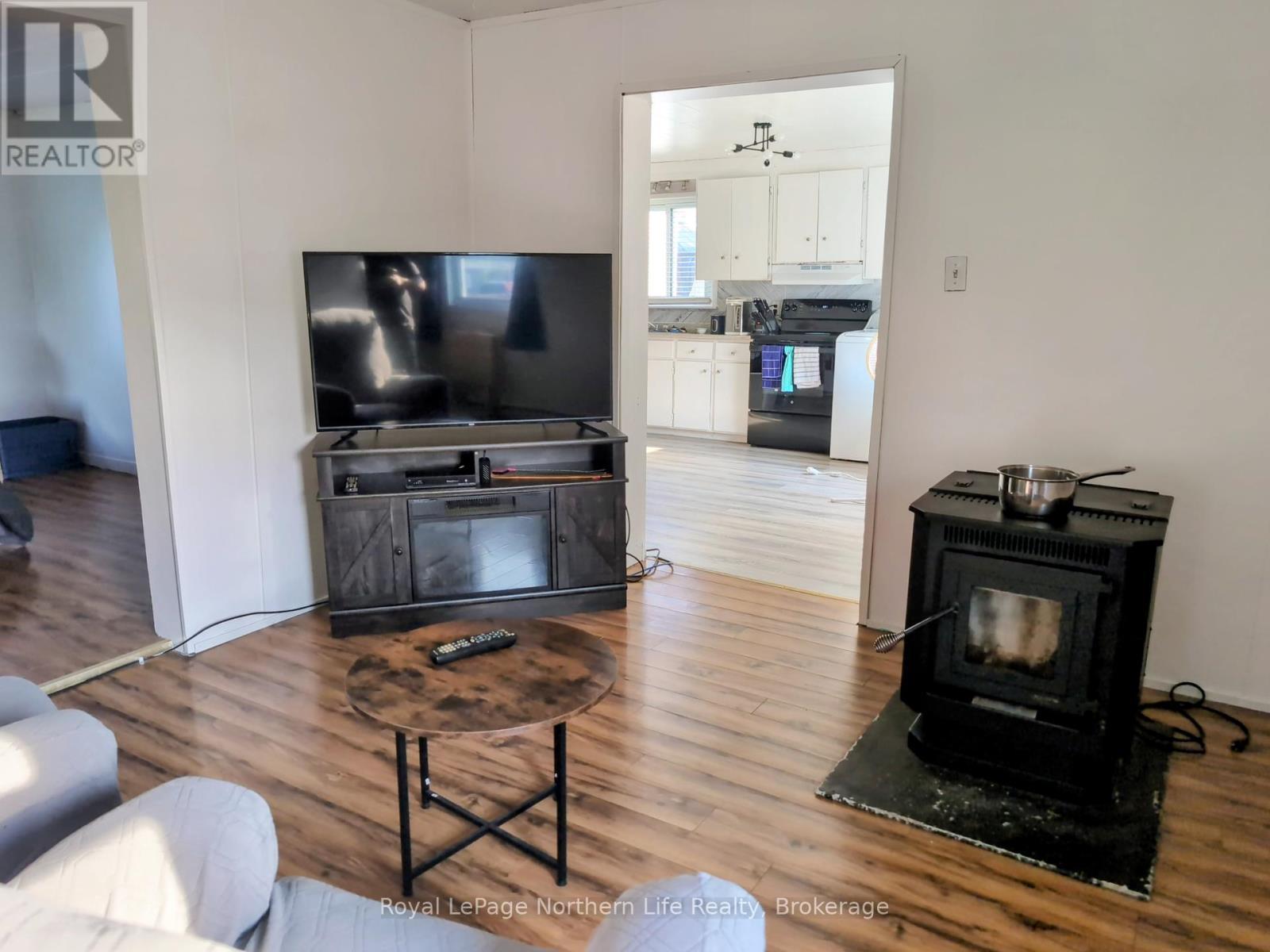 












58 MAIN STREET

,
Timiskaming (TIM - Outside - Rural),




Ontario
P0J1N0

