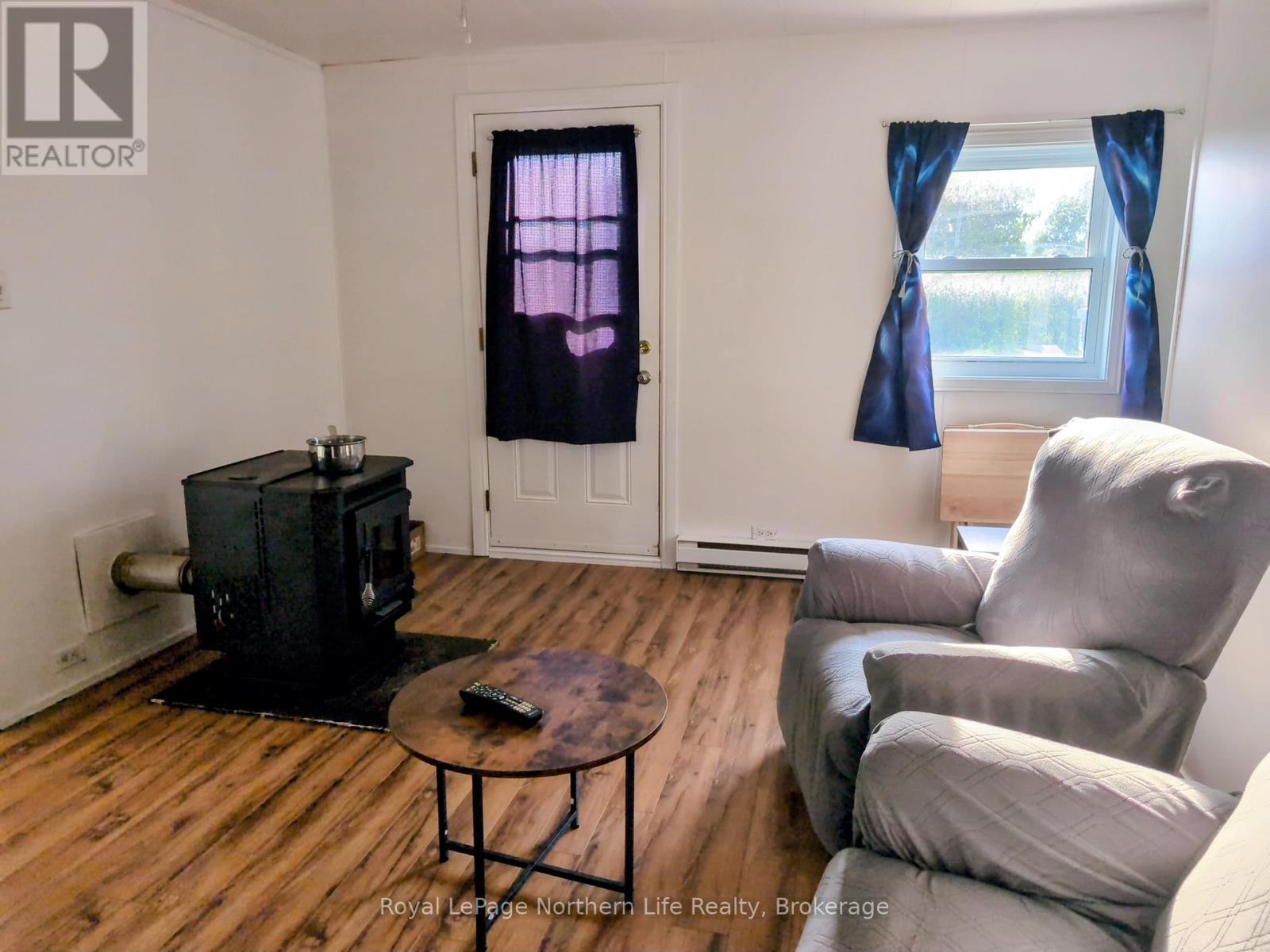 












58 MAIN STREET

,
Timiskaming (TIM - Outside - Rural),




Ontario
P0J1N0

