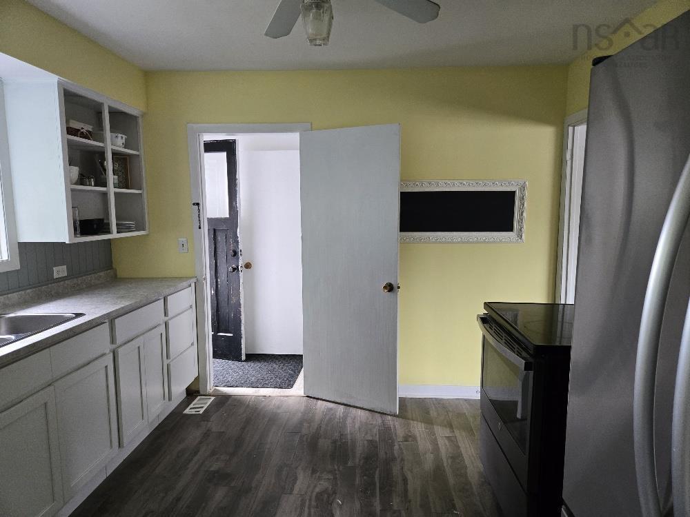 












3 Patterson Avenue

,
Truro,




NS
B2N 1S5

