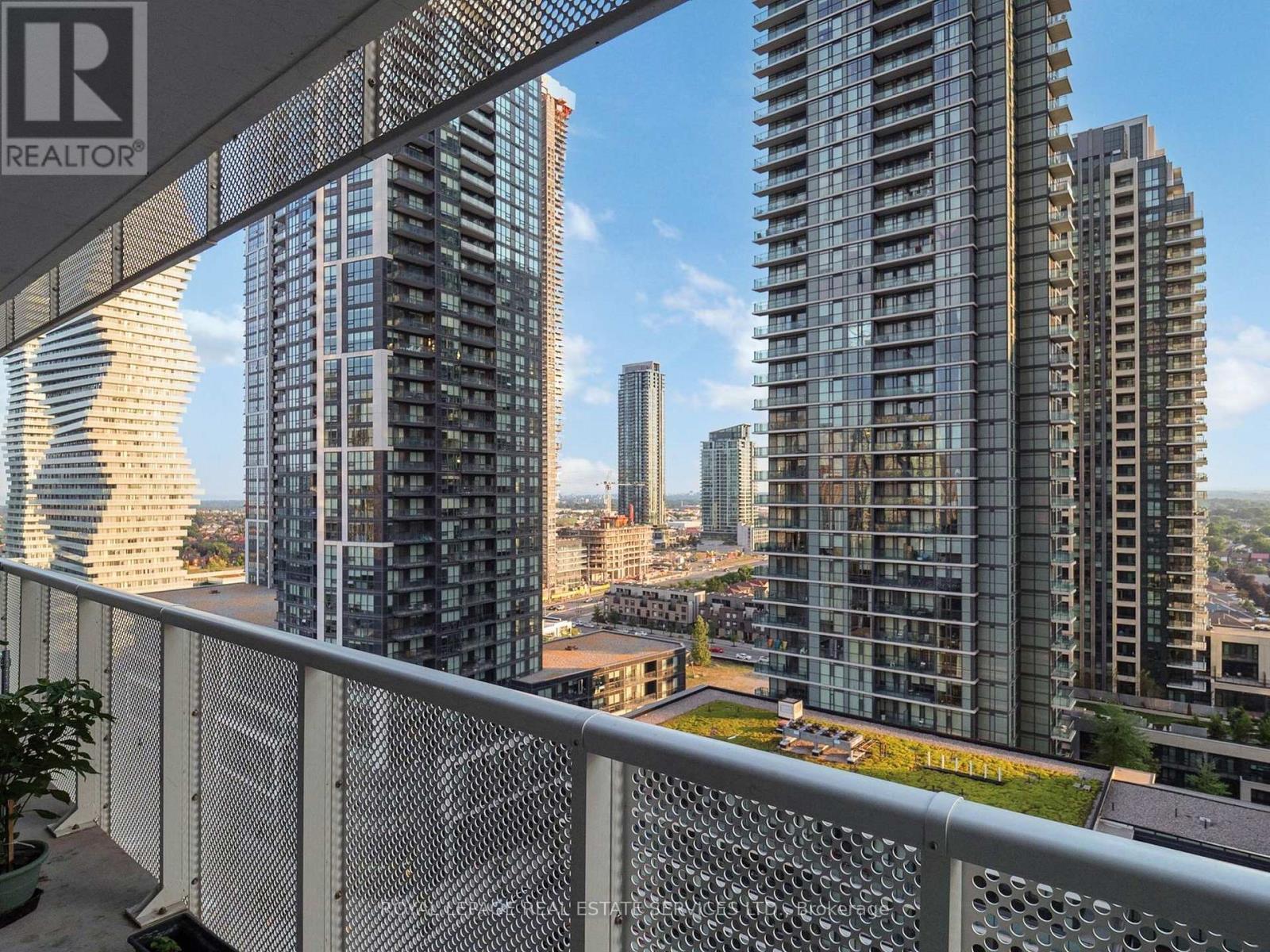 












1612 - 4065 CONFEDERATION PARKWAY

,
Mississauga,




Ontario
L5B0L4

