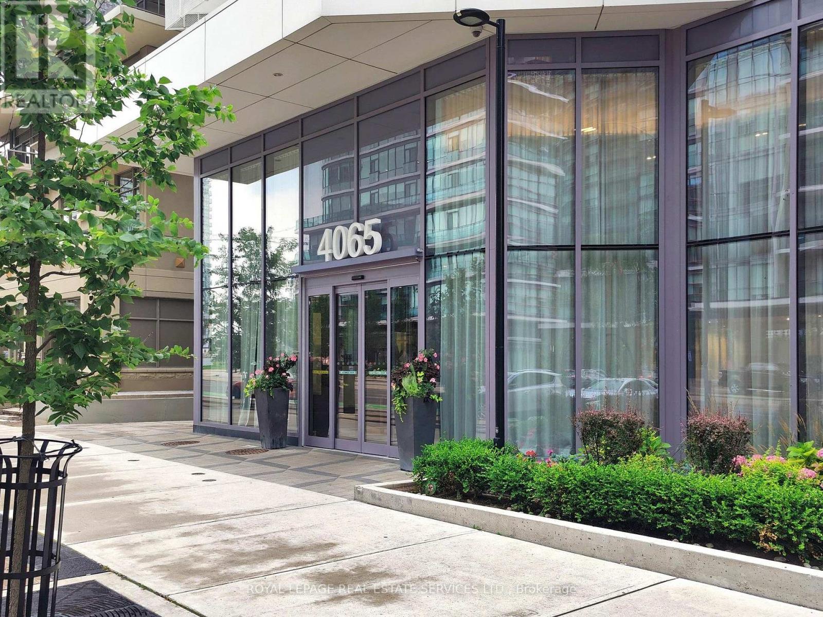 












1612 - 4065 CONFEDERATION PARKWAY

,
Mississauga,




Ontario
L5B0L4

