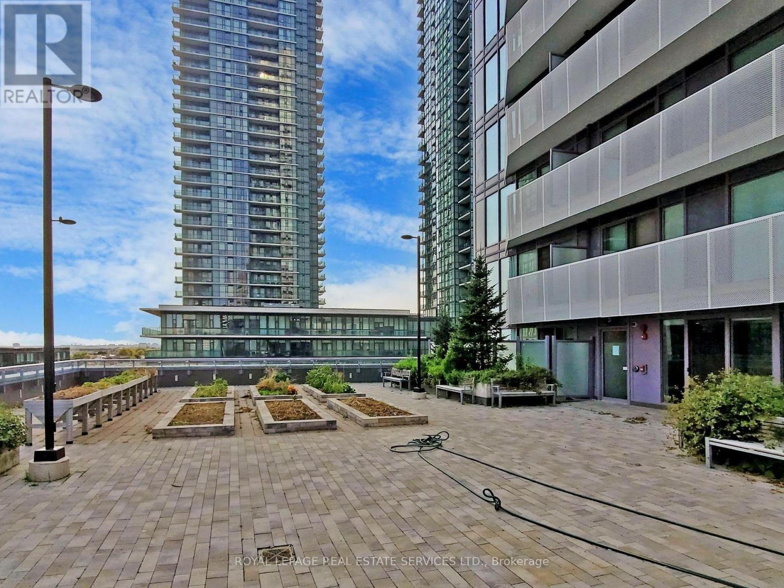 












1612 - 4065 CONFEDERATION PARKWAY

,
Mississauga,




Ontario
L5B0L4

