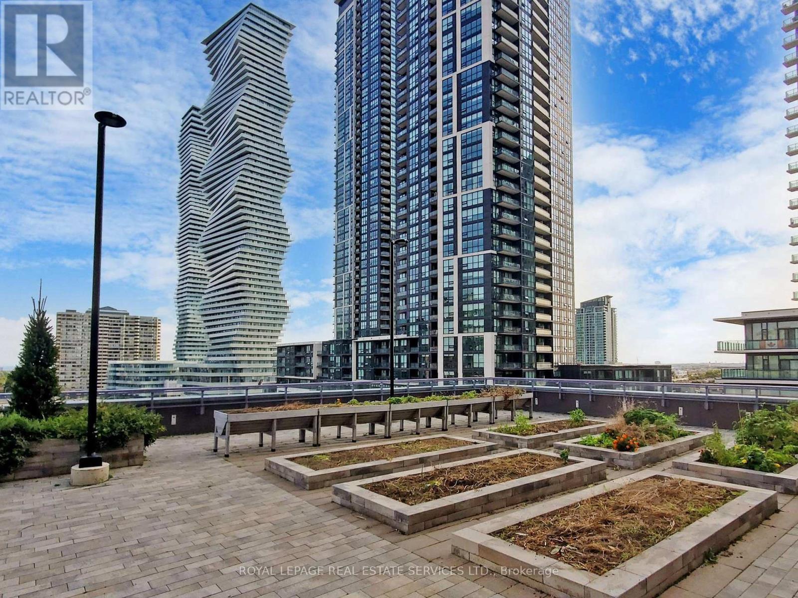 












1612 - 4065 CONFEDERATION PARKWAY

,
Mississauga,




Ontario
L5B0L4

