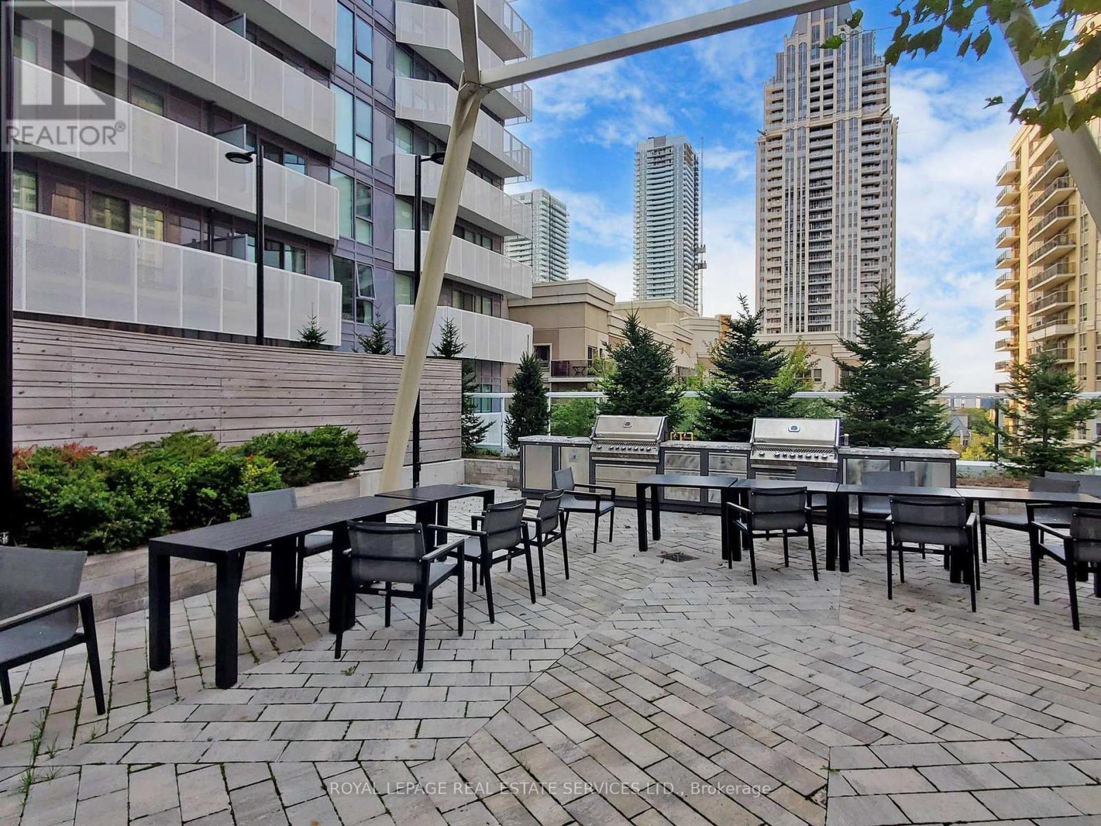 












1612 - 4065 CONFEDERATION PARKWAY

,
Mississauga,




Ontario
L5B0L4

