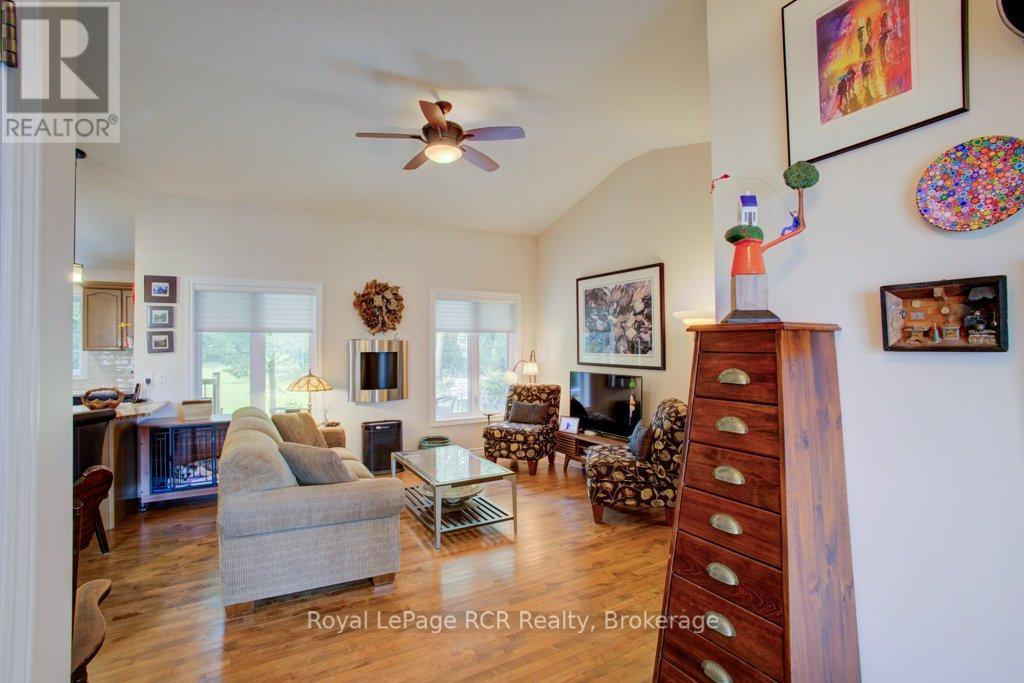 












320 DURHAM STREET W

,
Wellington North (Mount Forest),




Ontario
N0G2L1

