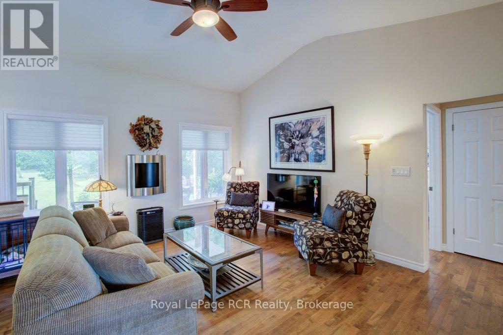 












320 DURHAM STREET W

,
Wellington North (Mount Forest),




Ontario
N0G2L1

