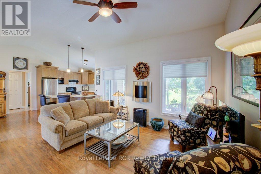 












320 DURHAM STREET W

,
Wellington North (Mount Forest),




Ontario
N0G2L1

