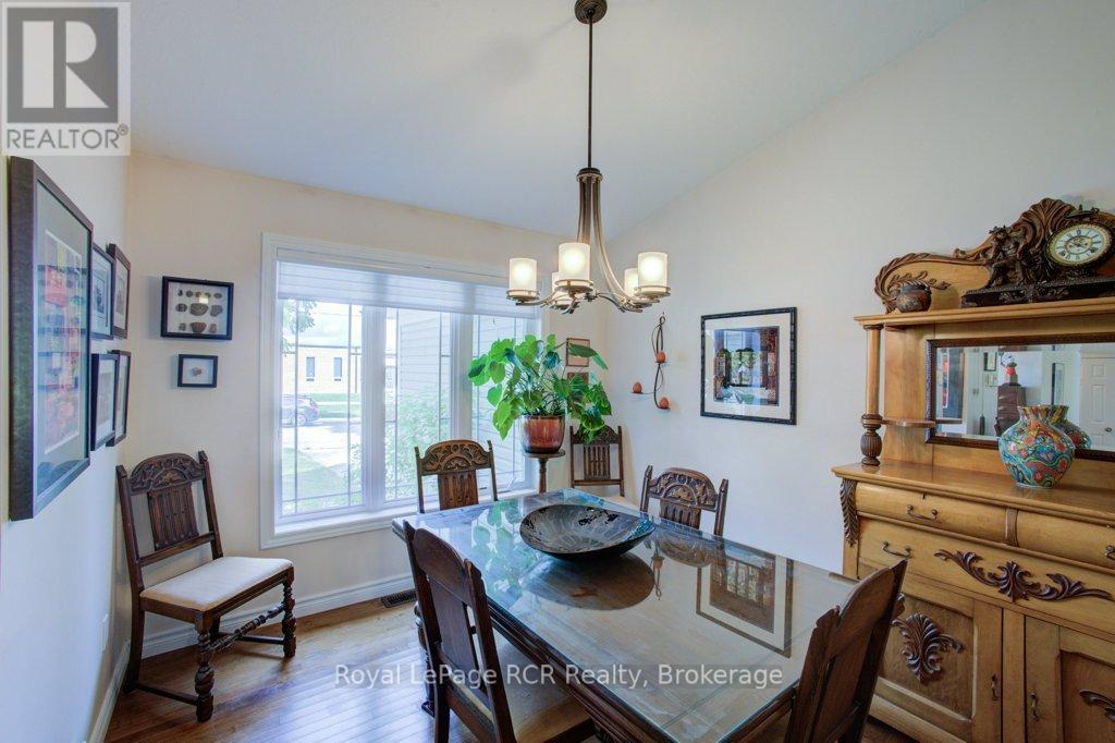












320 DURHAM STREET W

,
Wellington North (Mount Forest),




Ontario
N0G2L1

