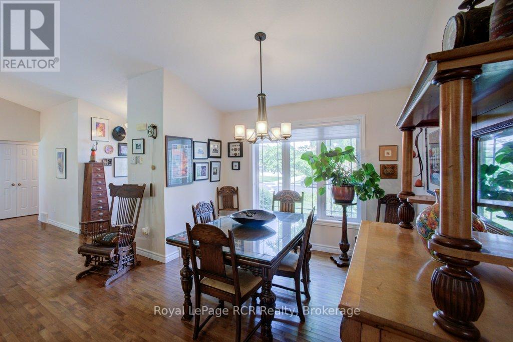 












320 DURHAM STREET W

,
Wellington North (Mount Forest),




Ontario
N0G2L1

