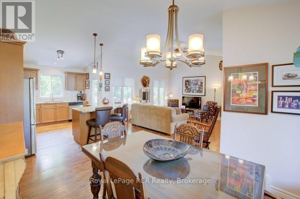 












320 DURHAM STREET W

,
Wellington North (Mount Forest),




Ontario
N0G2L1

