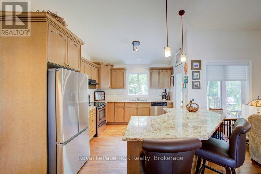 












320 DURHAM STREET W

,
Wellington North (Mount Forest),




Ontario
N0G2L1

