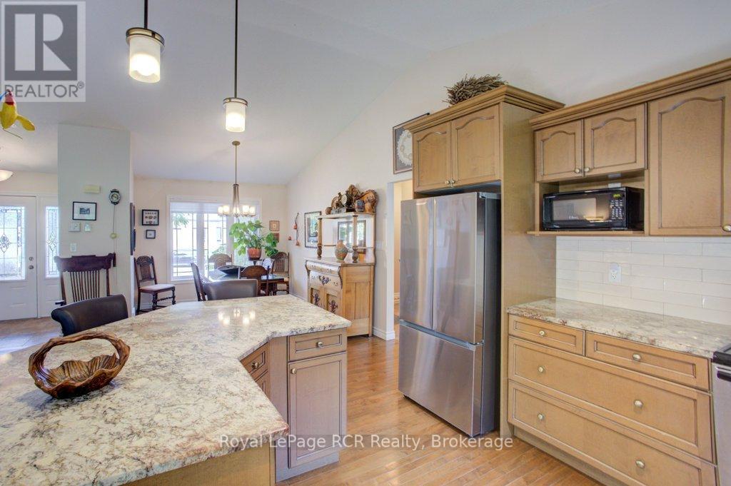 












320 DURHAM STREET W

,
Wellington North (Mount Forest),




Ontario
N0G2L1

