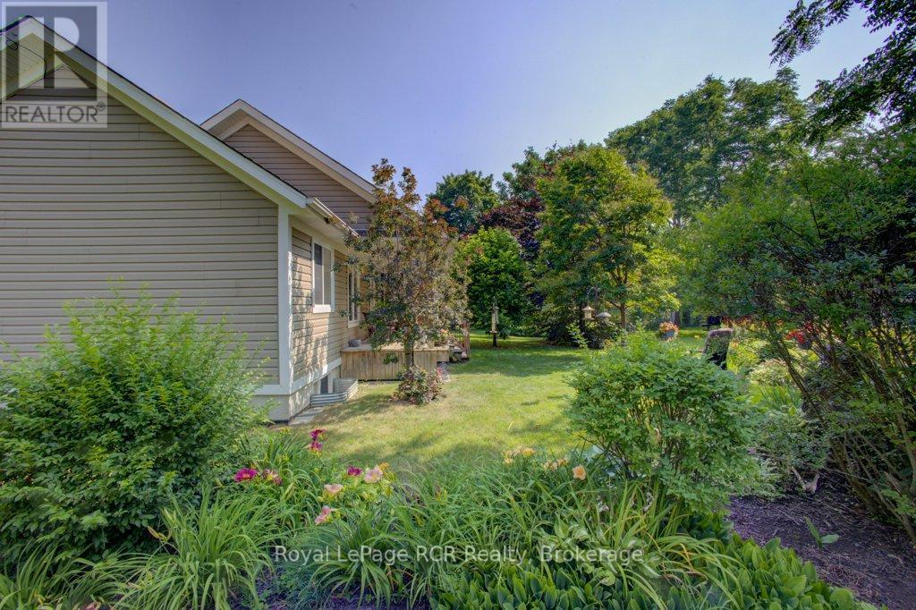 












320 DURHAM STREET W

,
Wellington North (Mount Forest),




Ontario
N0G2L1

