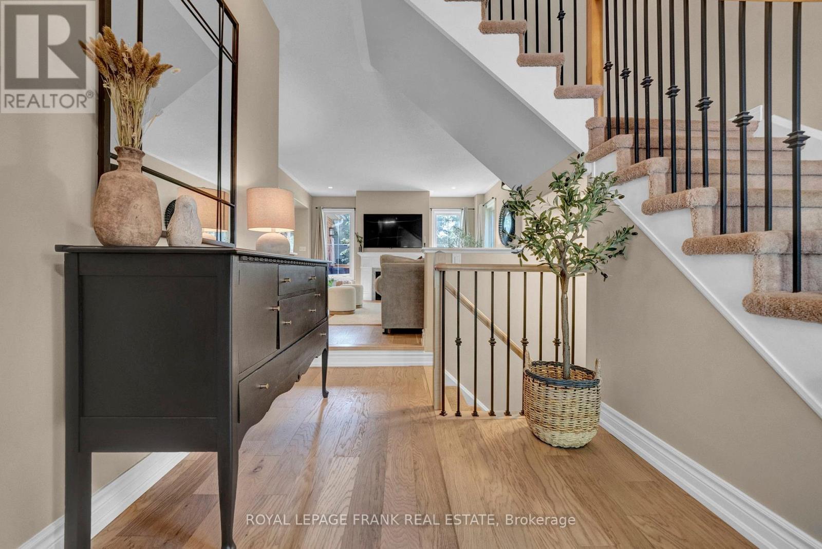 












22 OSGOODE GATE

,
Clarington (Courtice),




Ontario
L1E1V8

