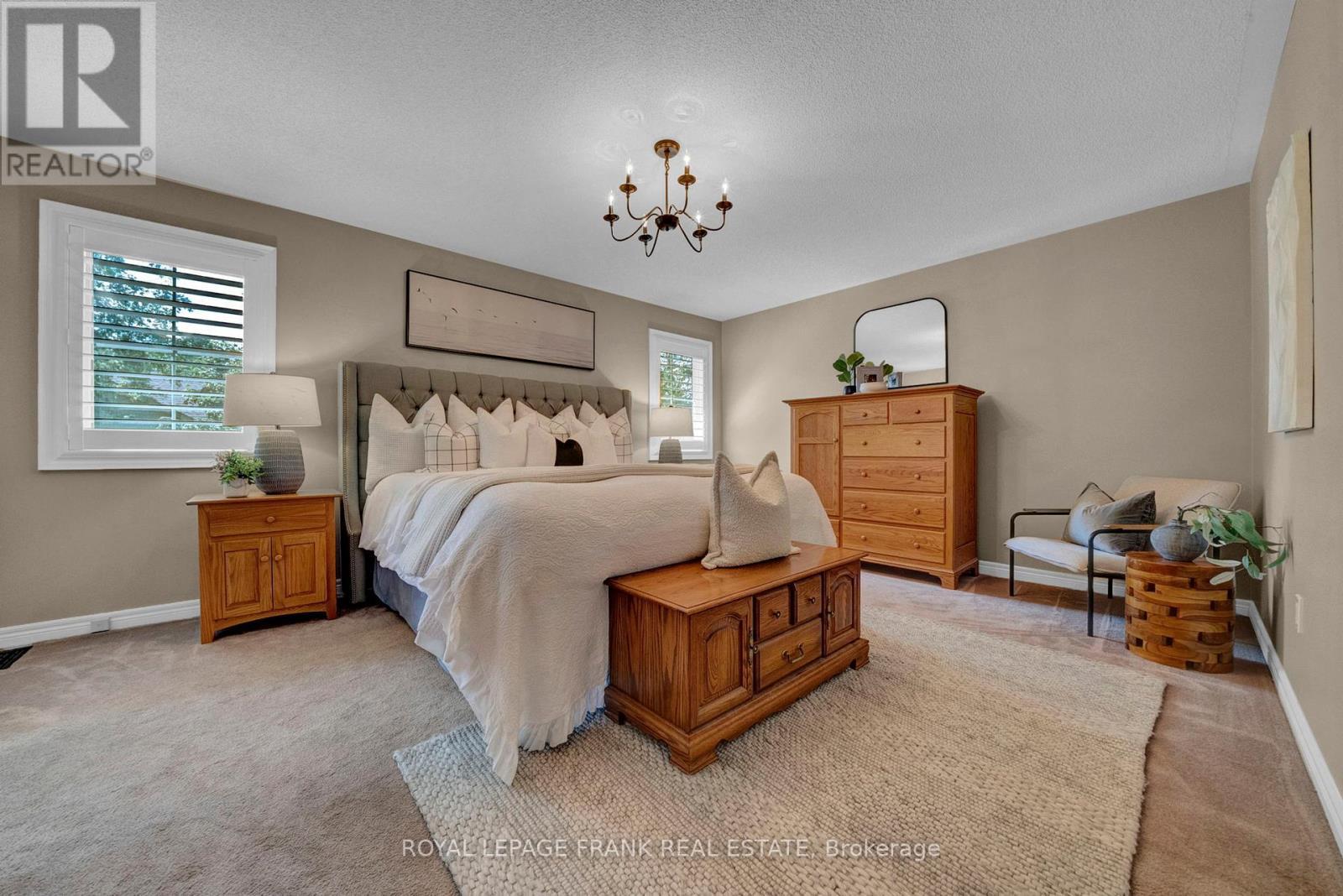 












22 OSGOODE GATE

,
Clarington (Courtice),




Ontario
L1E1V8

