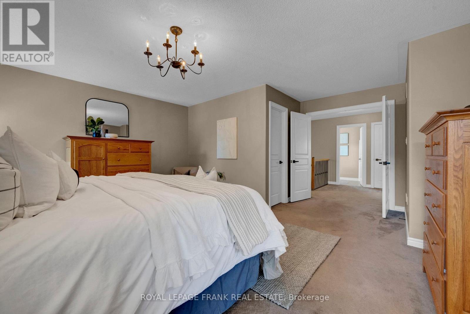 












22 OSGOODE GATE

,
Clarington (Courtice),




Ontario
L1E1V8

