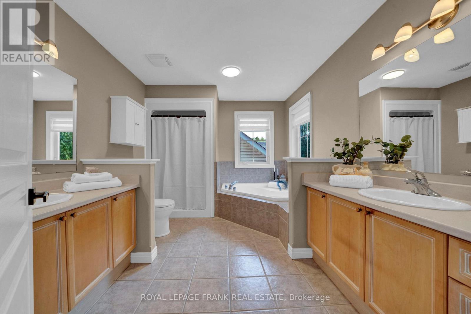 












22 OSGOODE GATE

,
Clarington (Courtice),




Ontario
L1E1V8

