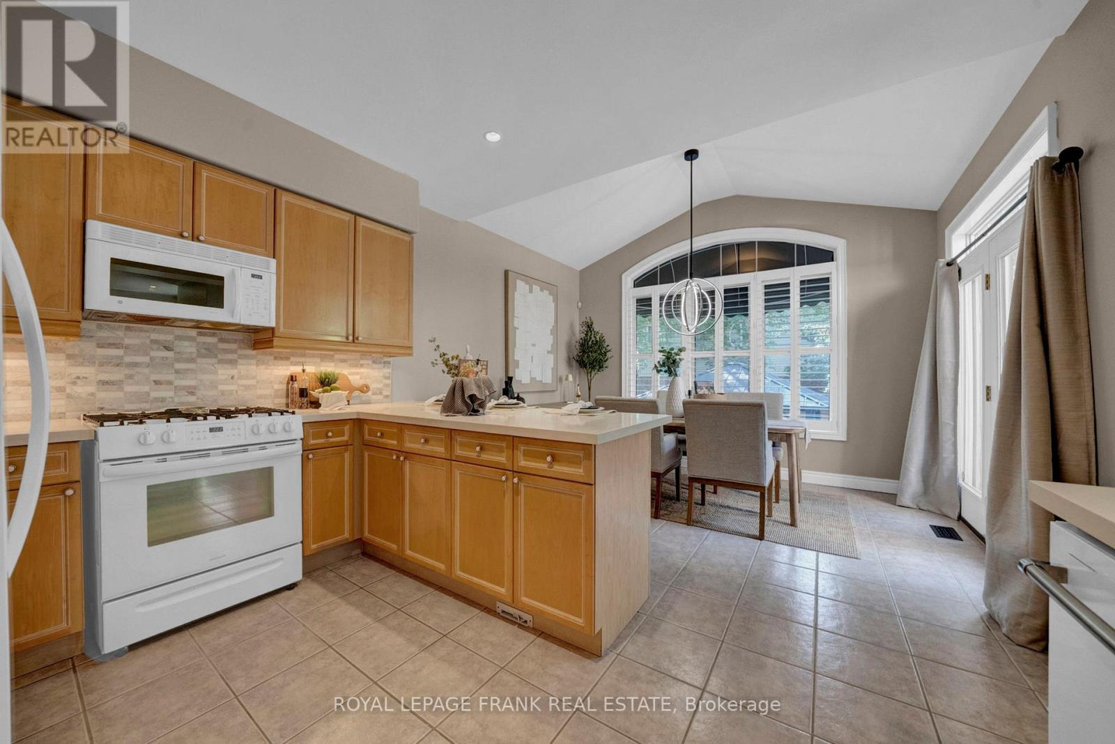 












22 OSGOODE GATE

,
Clarington (Courtice),




Ontario
L1E1V8

