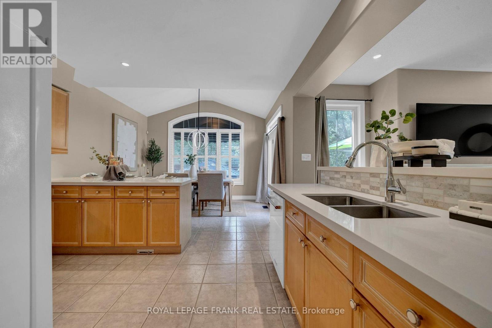 












22 OSGOODE GATE

,
Clarington (Courtice),




Ontario
L1E1V8

